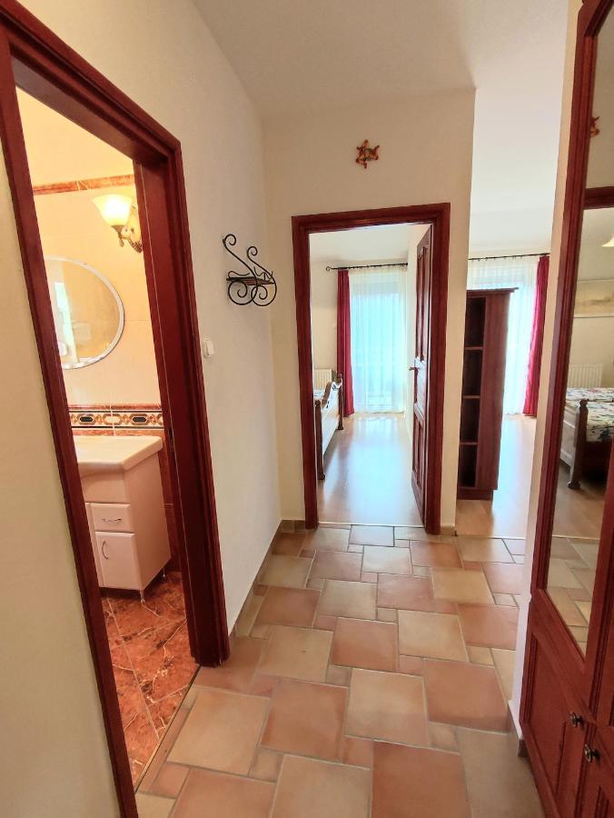 Arnyas Apartmanhaz Apartment Balatonlelle Luaran gambar