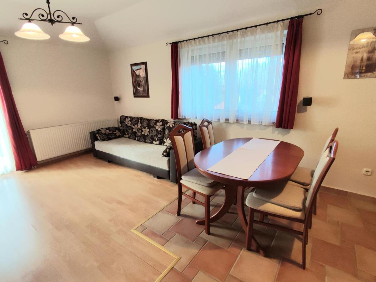 Arnyas Apartmanhaz Apartment Balatonlelle Luaran gambar