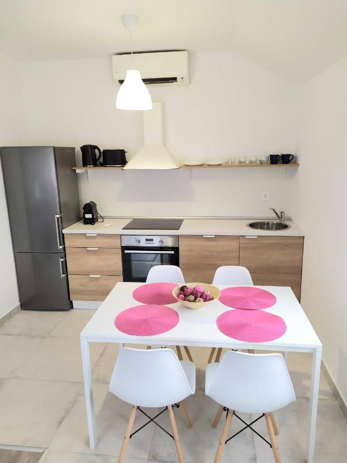 Arnyas Apartmanhaz Apartment Balatonlelle Luaran gambar