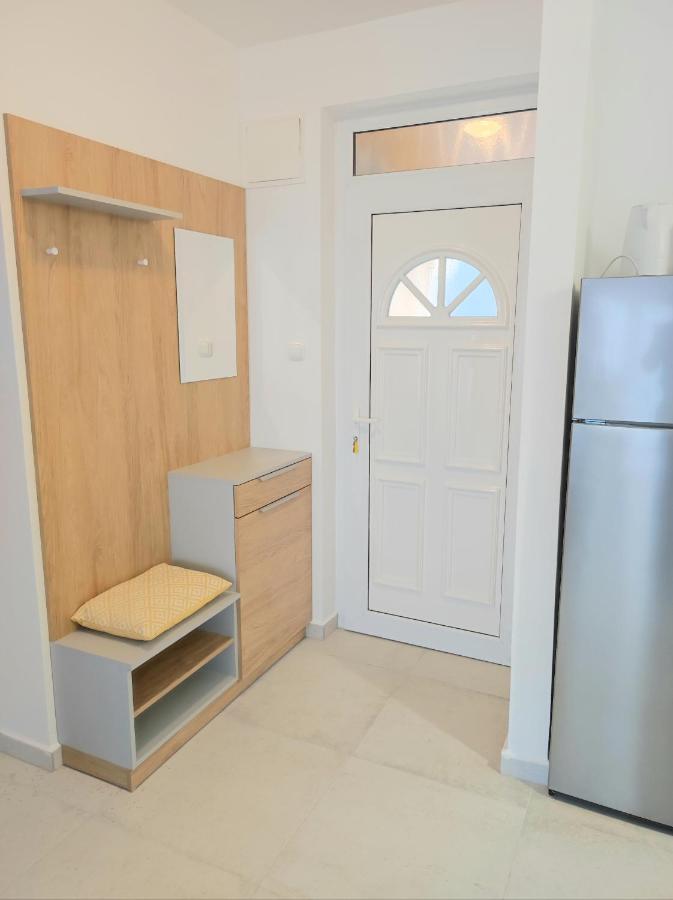 Arnyas Apartmanhaz Apartment Balatonlelle Luaran gambar