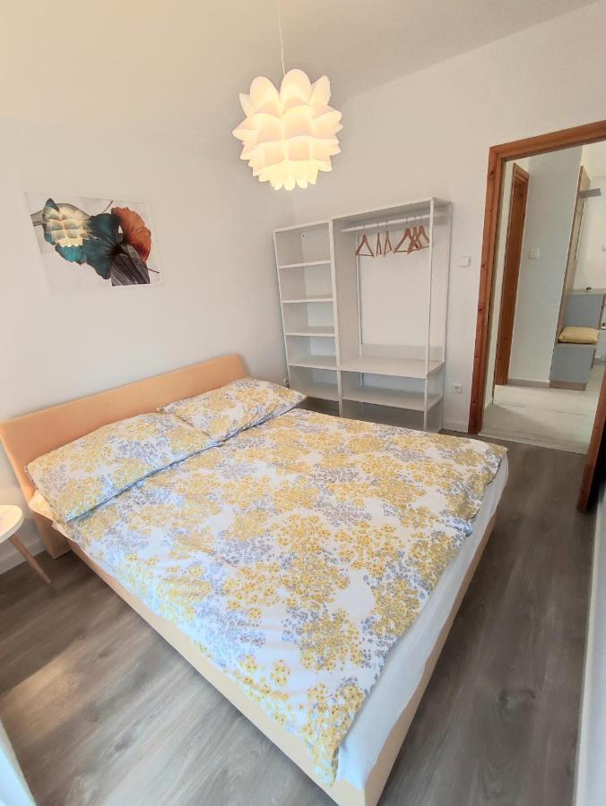 Arnyas Apartmanhaz Apartment Balatonlelle Luaran gambar