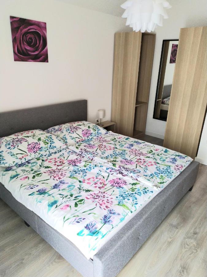 Arnyas Apartmanhaz Apartment Balatonlelle Luaran gambar