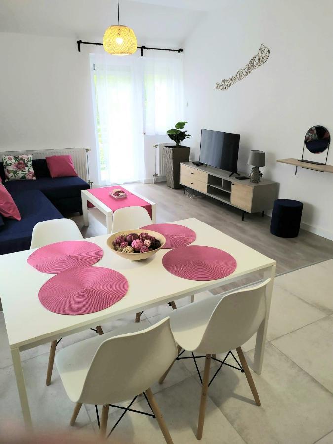 Arnyas Apartmanhaz Apartment Balatonlelle Luaran gambar